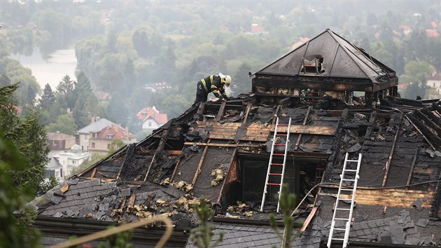 Vilu v ernoicch, kterou vlastnil miliard Radovan Krej, zashl por. (20. srpna 2019)