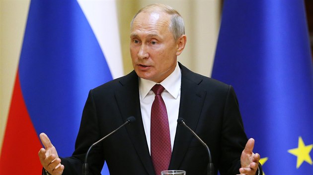Rusk prezident Vladimir Putin mluv pi nvtv Finska na tiskov konferenci v Helsinkch. (21. srpna 2019)