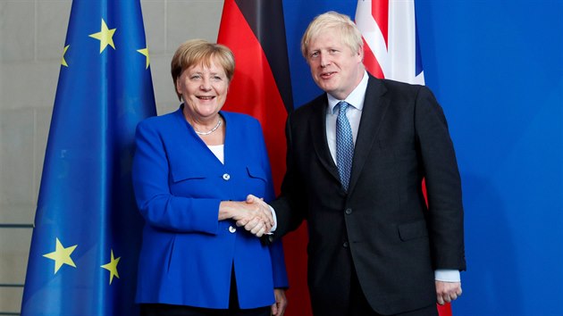 Nmeck kanclka Angela Merkelov pivtala v Berln britskho premira Borise Johnsona. (21. srpna 2019)