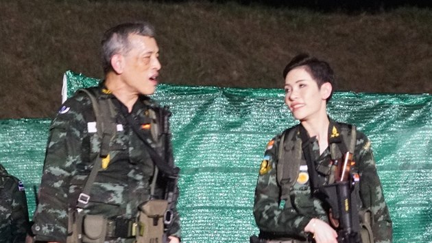 Thajsk krl Mah Vatirlongkn a generlmajorka Sinnat Vongvadirapakdiov
