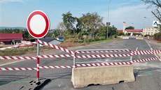 Silnice mezi karlovarskými čtvrtěmi Sedlec a Rosnice je neprůjezdná, důvodem je... Silnice mezi karlovarskými čtvrtěmi Sedlec a Rosnice je neprůjezdná, důvodem je...