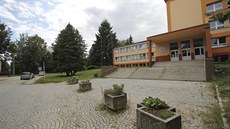 Z ulic Žďáru nad Sázavou mají mimo jiné zmizet i některé betonové květináče pořízené už za socialismu. Z ulic Žďáru nad Sázavou mají mimo jiné zmizet i některé betonové květináče pořízené už za socialismu.