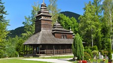 Devný kostel sv. Prokopa a Barbory byl do lokality na okraji Kunic pod...