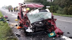 Při čelní srážce auta a kamionu u Sudoměřic na Hodonínsku zemřeli v pondělí... Při čelní srážce auta a kamionu u Sudoměřic na Hodonínsku zemřeli v pondělí...