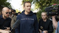 Ruský opoziční vůdce Alexej Navalnyj opustil po 30 dnech vězení, kam byl... Ruský opoziční vůdce Alexej Navalnyj opustil po 30 dnech vězení, kam byl...