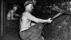 Život horníků nikdy nebyl procházka růžovým sadem. Jejich práce byla a je těžká... Život horníků nikdy nebyl procházka růžovým sadem. Jejich práce byla a je těžká...