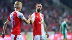 Josef Hušbauer (vpravo) a Michal Frydrych slaví vítězství Slavie. Josef Hušbauer (vpravo) a Michal Frydrych slaví vítězství Slavie.