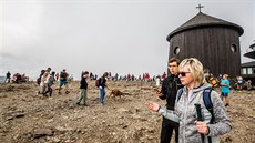 Na Sněžce je přes léto rušno (23. 8. 2019). Na Sněžce je přes léto rušno (23. 8. 2019).
