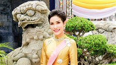 Thajská generálmajorka a oficiální královská konkubína Sinínat...