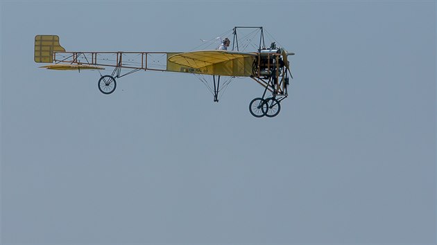 Tento vkend se na hradeckm letiti uskutenil 26.ronk prezentace leteck techniky, na snmku replika Kaparova Blriotu XI (31. srpna 2019).