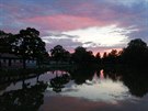 Západ slunce nad lánskym rybnickem Západ slunce nad lánskym rybnickem
