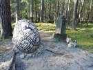 Pamětní kámen u pozůstatků evangelické kostela. Pamětní kámen u pozůstatků evangelické kostela.