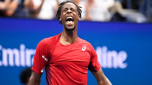 Francouz Gal Monfils bhem tvrtfinle US Open