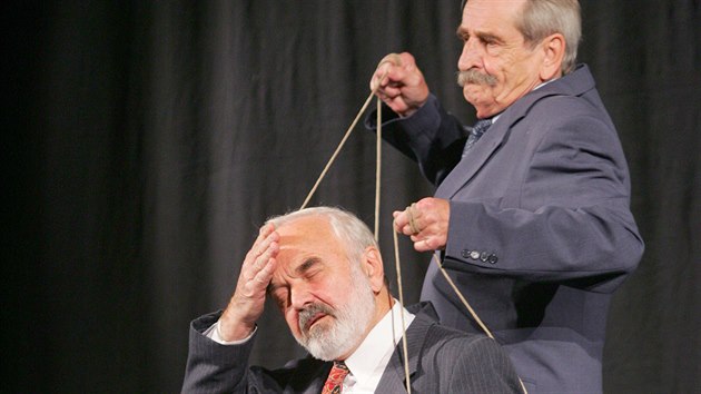 Herci Divadla Jry Cimrmana Jaroslav Weigel a Zdenk Svrk (2005)