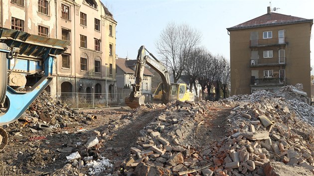 23. ledna 2019. Z prav sti ulice Na Nivch zbyla jen su.