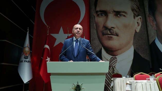 Tureck prezident Recep Tayyip Erdogan hroz opt Evrop se zplavou uprchlk (5. z 2019)