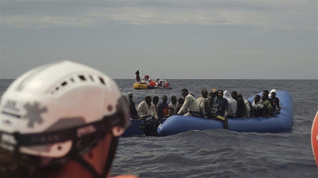 Pevzet migrant za hranic libyjskch teritorilnch vod (8. srpna 2019)