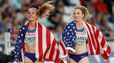 Elise Crannyová a Rachel Schneiderová slaví po závod na 3000 metr.