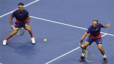Robert Farah (vlevo) a Juan Sebastian Cabal z Kolumbie ve finále čtyřhry na US... Robert Farah (vlevo) a Juan Sebastian Cabal z Kolumbie ve finále čtyřhry na US...