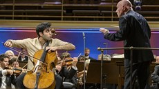 Cellista Kian Soltani a dirigent Christoph Eschenbach na zahajovacím koncertě... Cellista Kian Soltani a dirigent Christoph Eschenbach na zahajovacím koncertě...