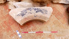 Objevy archeolog na hrad Helftýn, na snímku detail ásti pískovcového...