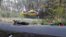 Jeden chlapec letěl do nemocnice vrtulníkem, druhý sanitkou. Jeden chlapec letěl do nemocnice vrtulníkem, druhý sanitkou.