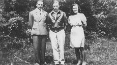 Joseph Edward Sallings s manžely Josefem a Marií Křivánkovými. Joseph Edward Sallings s manžely Josefem a Marií Křivánkovými.