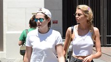 Kristen Stewartová a Stella Maxwellová (Los Angeles, 24. ervence 2019)