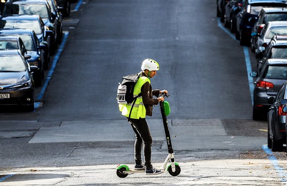 Reportér MF DNES projel Prahu na elektrokolobce (13. záí 2019).