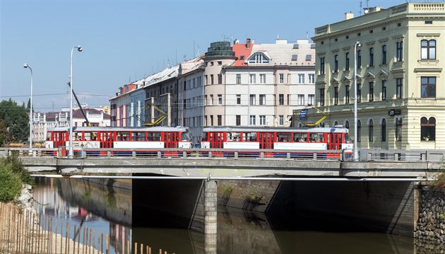 Most pes eku Moravu na Masarykov tíd v Olomouci bude v rámci budování...