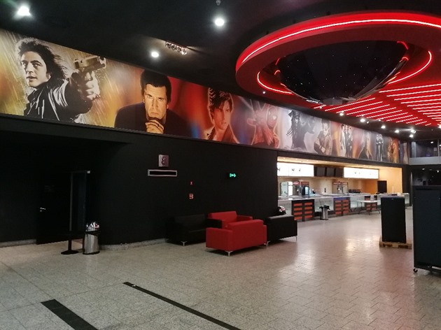 Další multikino na Praze 4 skončilo. Tentokrát jde o první Galaxii na Hájích. Diváky mu převzalo multikino Chodov. CinemaCity už dříve pro malý počet návštěvníků uzavřena multikino Plaza Novodvorská.