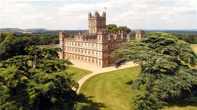 Jihoanglický zámek Highclere Castle Jihoanglický zámek Highclere Castle