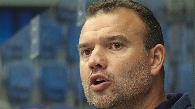 Martin Štrba působil v minulé sezoně na střídačce Chomutova, kde předčasně skončil. Teď ho čeká angažmá ve Slavii. Martin Štrba působil v minulé sezoně na střídačce Chomutova, kde předčasně skončil. Teď ho čeká angažmá ve Slavii.