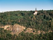 Kostel sv. Jana Nepomuckého. Díky své osamělé poloze uprostřed Chuchelského... Kostel sv. Jana Nepomuckého. Díky své osamělé poloze uprostřed Chuchelského...