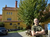 Ladislav Pártl s manželkou koupili pivovar loni a už po roce v něm vítají první... Ladislav Pártl s manželkou koupili pivovar loni a už po roce v něm vítají první...