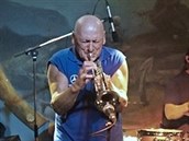 Během sedmnácti let se ve žďárském klubu Batyskaf vystřídaly tisíce muzikantů.... Během sedmnácti let se ve žďárském klubu Batyskaf vystřídaly tisíce muzikantů....