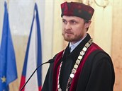 Děkan Přírodovědecké fakulty Univerzity Palackého v Olomouci Martin Kubala... Děkan Přírodovědecké fakulty Univerzity Palackého v Olomouci Martin Kubala...
