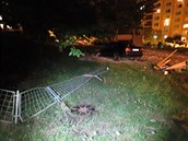 Opilý šofér nezvládl v Plzni řízení a vjel do dětského hřiště. Naštěstí se... Opilý šofér nezvládl v Plzni řízení a vjel do dětského hřiště. Naštěstí se...
