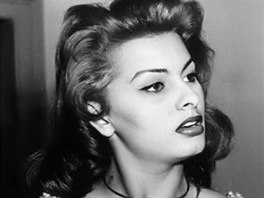Sophia Lorenová ve snímku Quelles droles de nuits (1951)