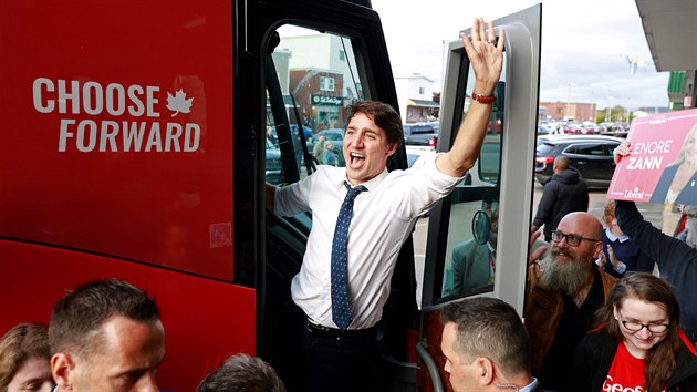 Kanadsk premir Justin Trudeau bhem pedvolebn kampan (18. z 2019)