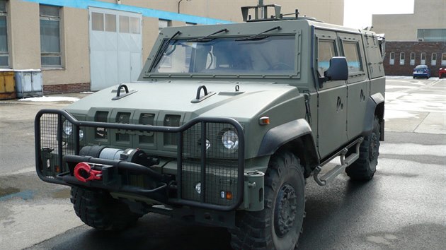 Vceelov obrnn vozidlo Iveco 4x4, kter vyuv esk armda v zahraninch operacch a pro ternn prosted pedevm v Afghnistnu.