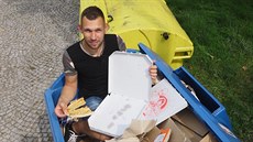Obecně platí, že znečištěné výrobky do tříděného odpadu nepatří. Proto tam... Obecně platí, že znečištěné výrobky do tříděného odpadu nepatří. Proto tam...