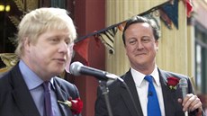 Boris Johnson (vlevo) a David Cameron na snímku z roku 2010. Boris Johnson (vlevo) a David Cameron na snímku z roku 2010.