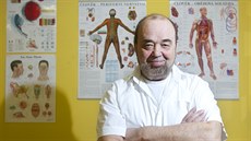 MUDr. Josef Jonáš je lékař působící v některých oblastech alternativní... MUDr. Josef Jonáš je lékař působící v některých oblastech alternativní...