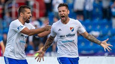 Martin Fillo (vpravo) slaví gól, spolu s ním se raduje kapitán Baníku Ostrava... Martin Fillo (vpravo) slaví gól, spolu s ním se raduje kapitán Baníku Ostrava...