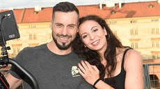 Václav Noid Bárta s přítelkyní Eliškou Grabcovou (střecha Hudebního divadla... Václav Noid Bárta s přítelkyní Eliškou Grabcovou (střecha Hudebního divadla...