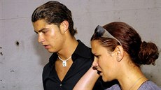 Cristiano Ronaldo se sestrou Elmou na pohbu jejich otce (Funchal, Portugalsko,...