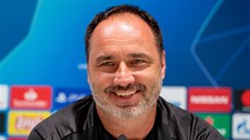 Hlavní trenér Jindřich Trpišovský na tiskové konferenci Slavie před... Hlavní trenér Jindřich Trpišovský na tiskové konferenci Slavie před...