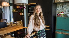 Petra se dočkala vysněné kuchyně v odvážné černé barvě. Petra se dočkala vysněné kuchyně v odvážné černé barvě.