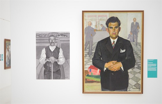 Výstav dominují portréty. Vlevo Slezský sedlák, vpravo banké Koch.